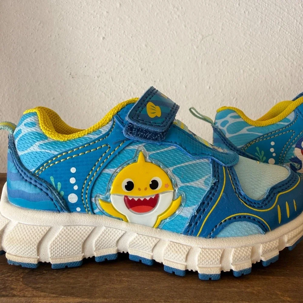 Baby Shark Toddler Sneakers Size 6 Blue Hook & Loop Nickelodeon Pinkfong